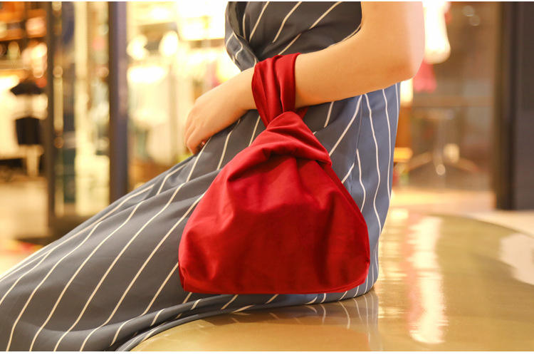 Passen Sie Mini Japanese Style Wind Sleeve Handheld Hand Vintage Velvet Handtasche Wrist Knot Bags für Frauen an