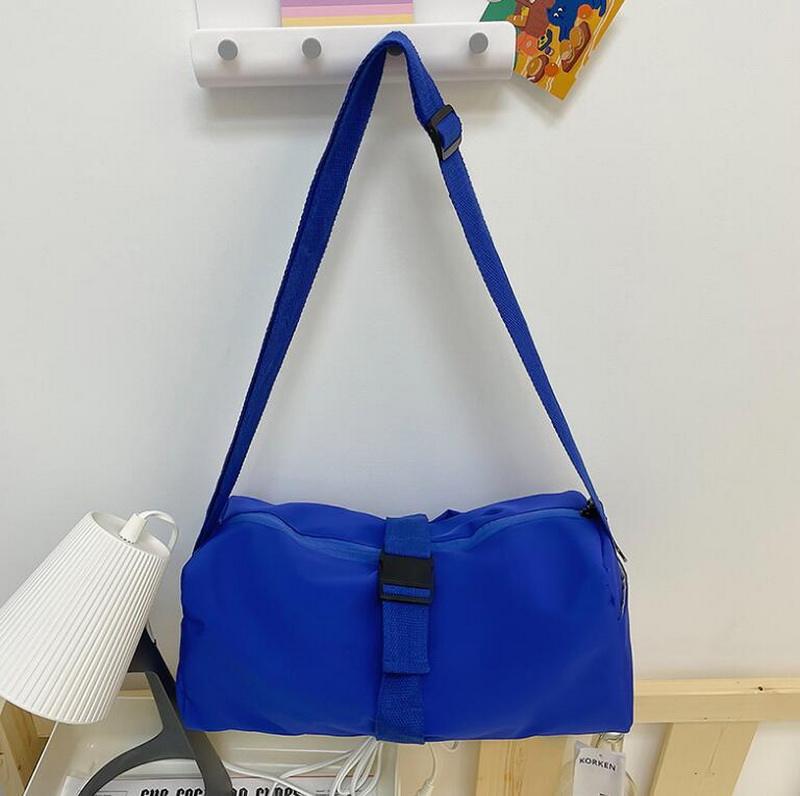 Günstige Mädchen-Sport-Fitness-Fitness-Seesäcke tonnenförmige Canvas Weekender Reisetasche für die Nacht mit Schultergurt